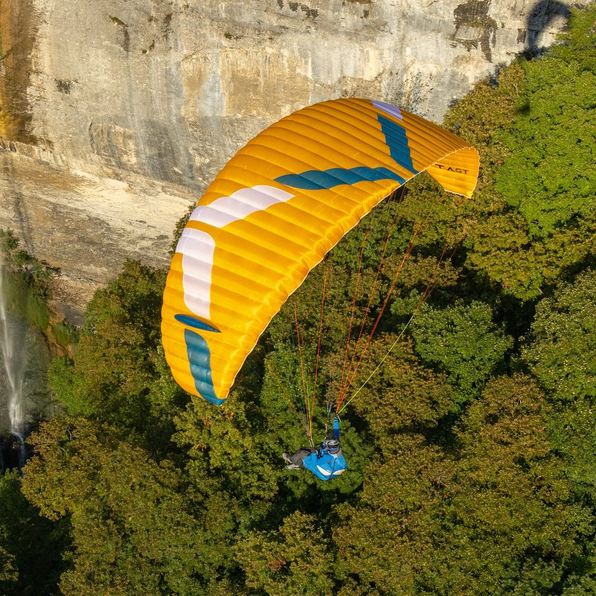 <b>OZONE PARAGLIDERS | ALTA GT | S</b> 4 <b>OZONE PARAGLIDERS | ALTA GT | S</b> – Bild 4