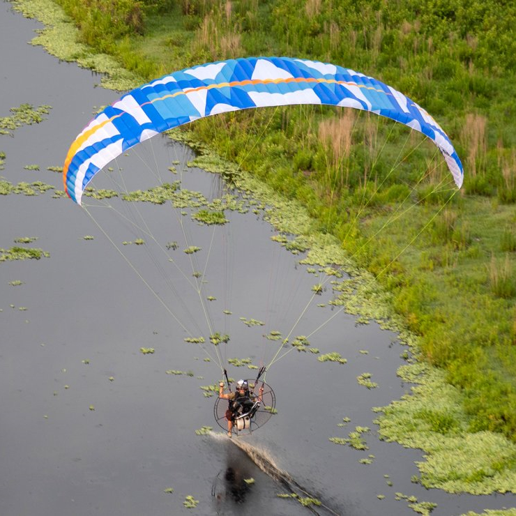 <b>BGD | TYPHOON | 20</b> 2 <b>BGD | TYPHOON | 20</b> – Bild 2