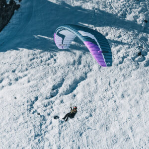 <b>NIVIUK | KOYOT 6 | 30</b> 13 BIBLIOTECA ITEMS 2720 KOYOT 6 NIVIUK PARAGLIDERS PHOTO BLUEBERRY W 3200
